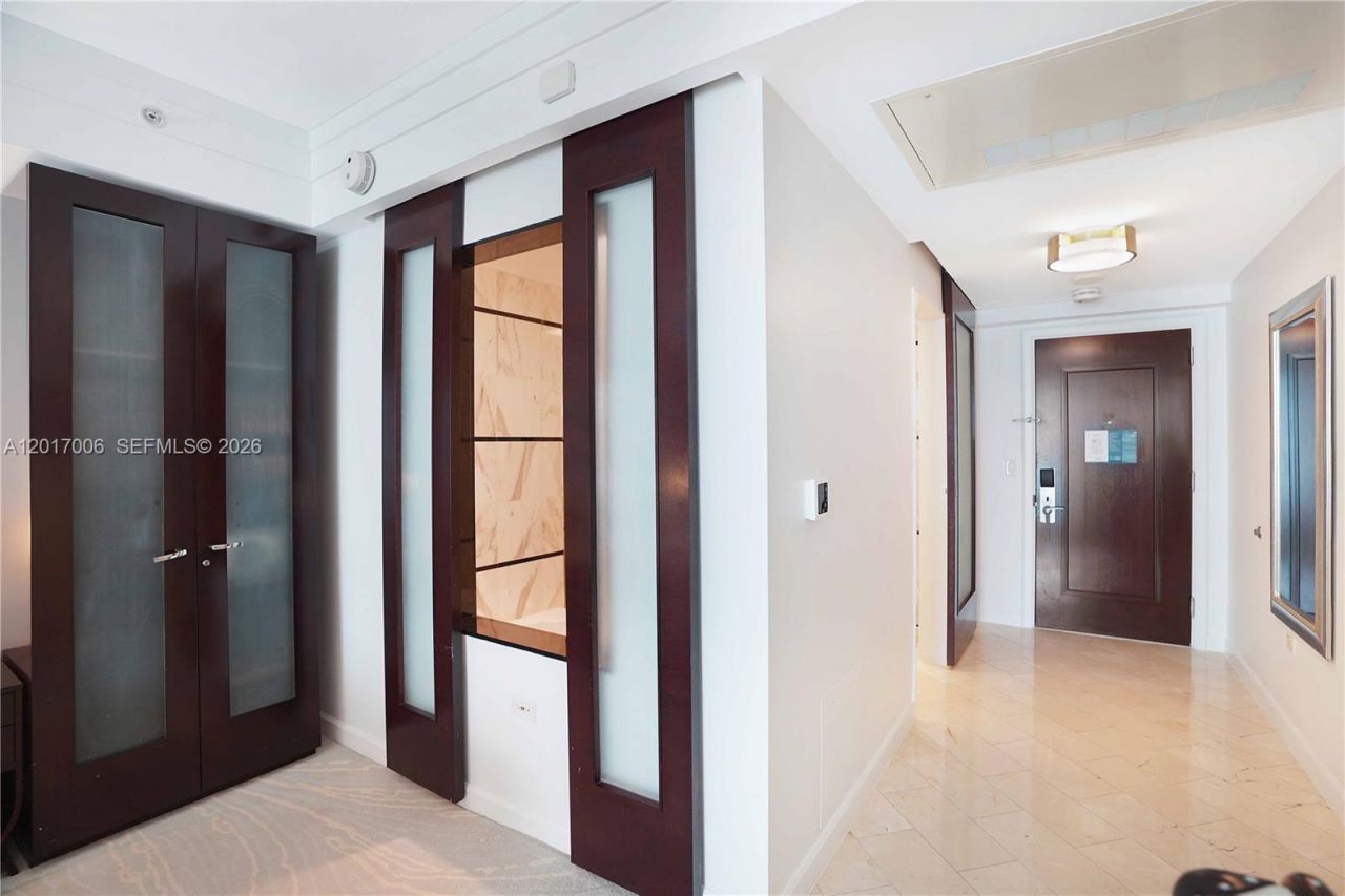 4391 Collins Ave, Unit 916, Miami Beach, FL 33140 Photo