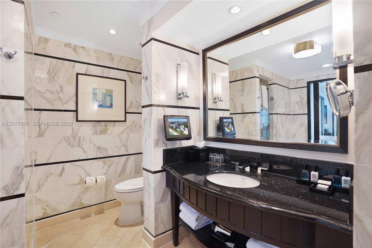 4391 Collins Ave, Unit 916, Miami Beach, FL 33140 Photo