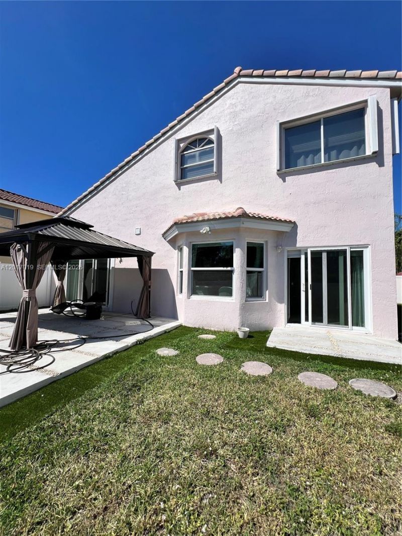 1401 NW 187th Ave , Pembroke Pines, FL 33029 Photo