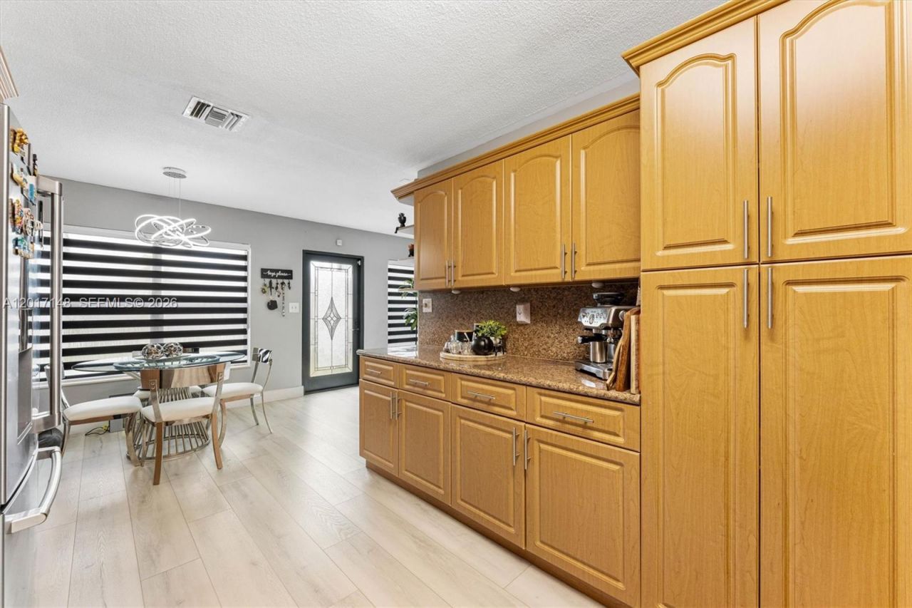 1300 SW 34th Ave, Unit n/a, Fort Lauderdale, FL 33312 Photo