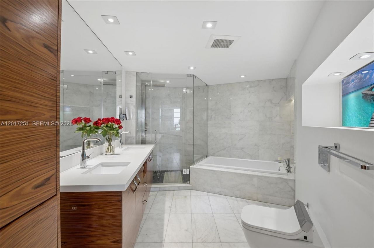 5660 Collins Ave , Unit 6C, Miami Beach, FL 33140 Photo