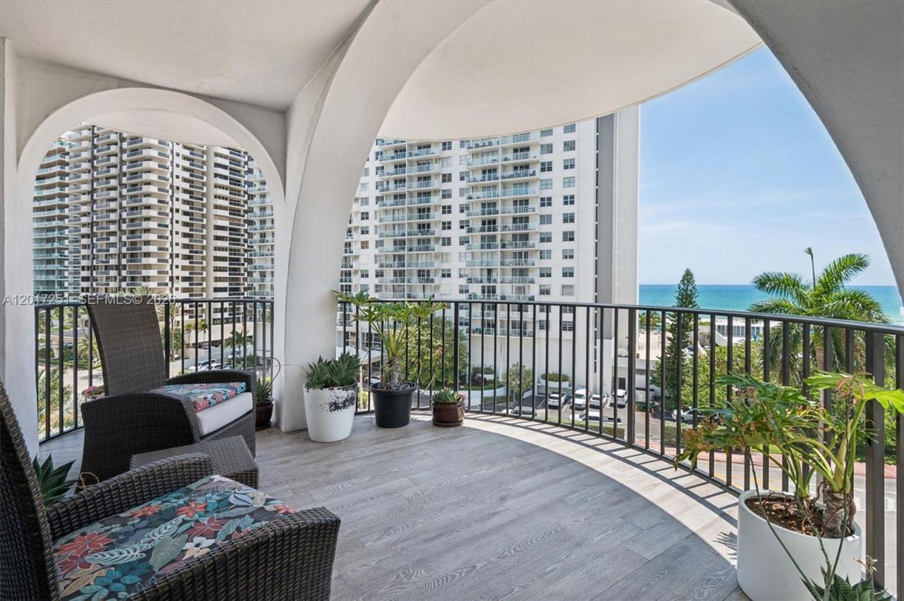 5660 Collins Ave , Unit 6C, Miami Beach, FL 33140 Photo