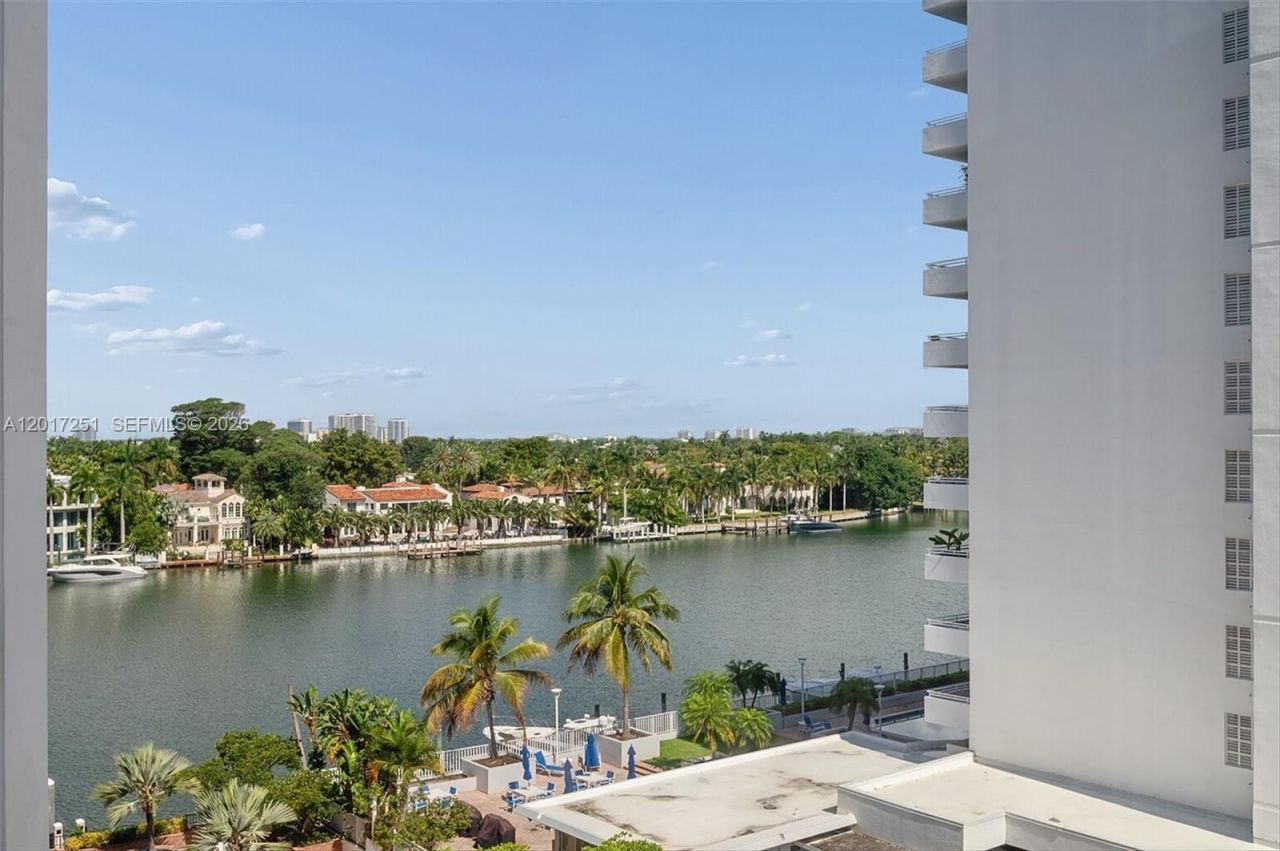 5660 Collins Ave , Unit 6C, Miami Beach, FL 33140 Photo