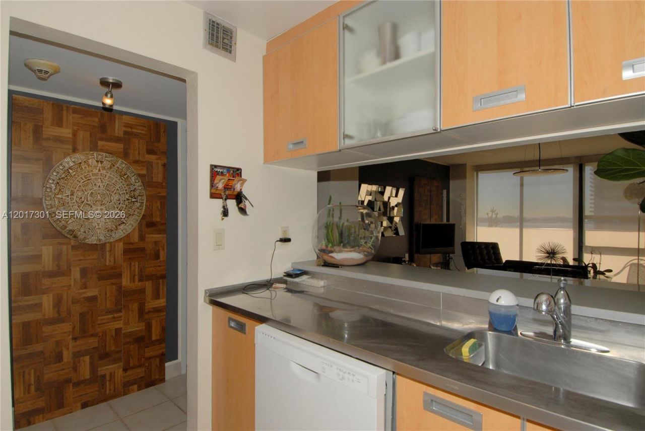 600 NE 36 St , Unit 1212, Miami, FL 33137 Photo
