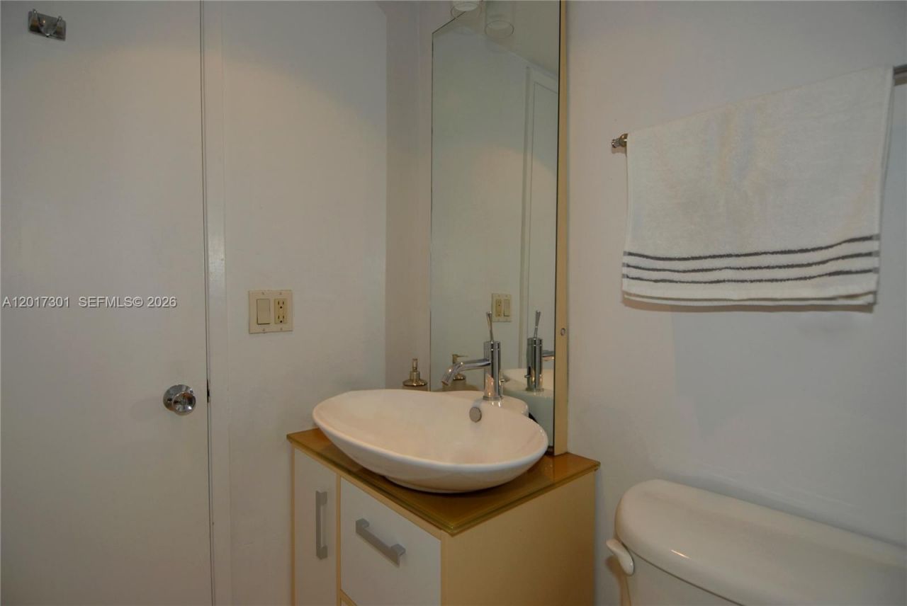 600 NE 36 St , Unit 1212, Miami, FL 33137 Photo