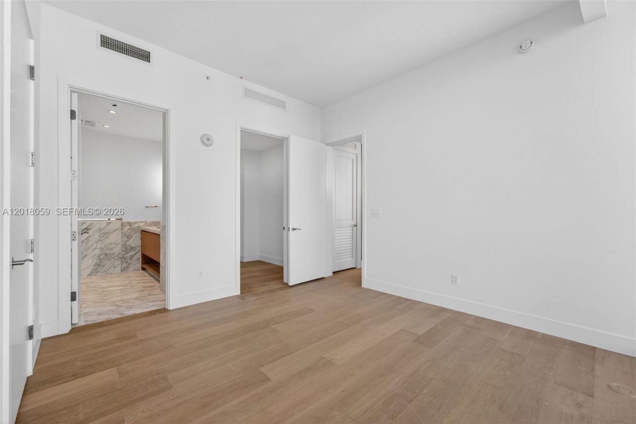 175 SE 25th Rd , Unit 1004, Miami, FL 33129 Photo