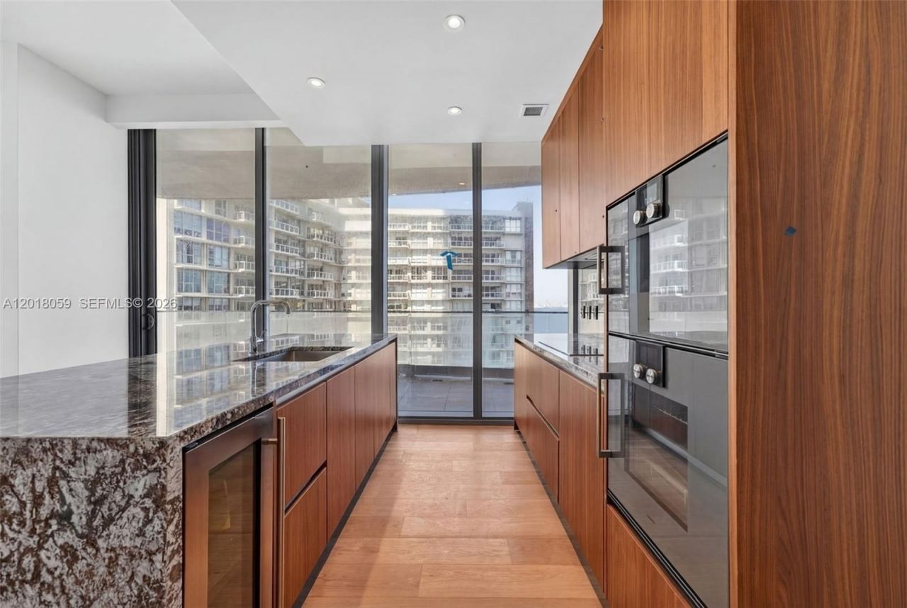 175 SE 25th Rd , Unit 1004, Miami, FL 33129 Photo