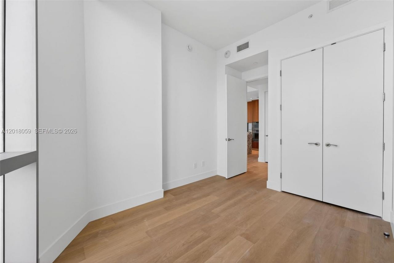 175 SE 25th Rd , Unit 1004, Miami, FL 33129 Photo