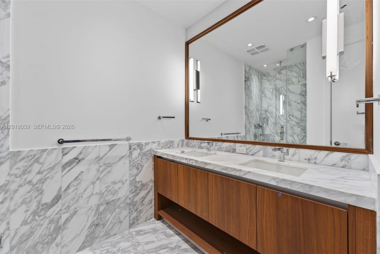 175 SE 25th Rd , Unit 1004, Miami, FL 33129 Photo
