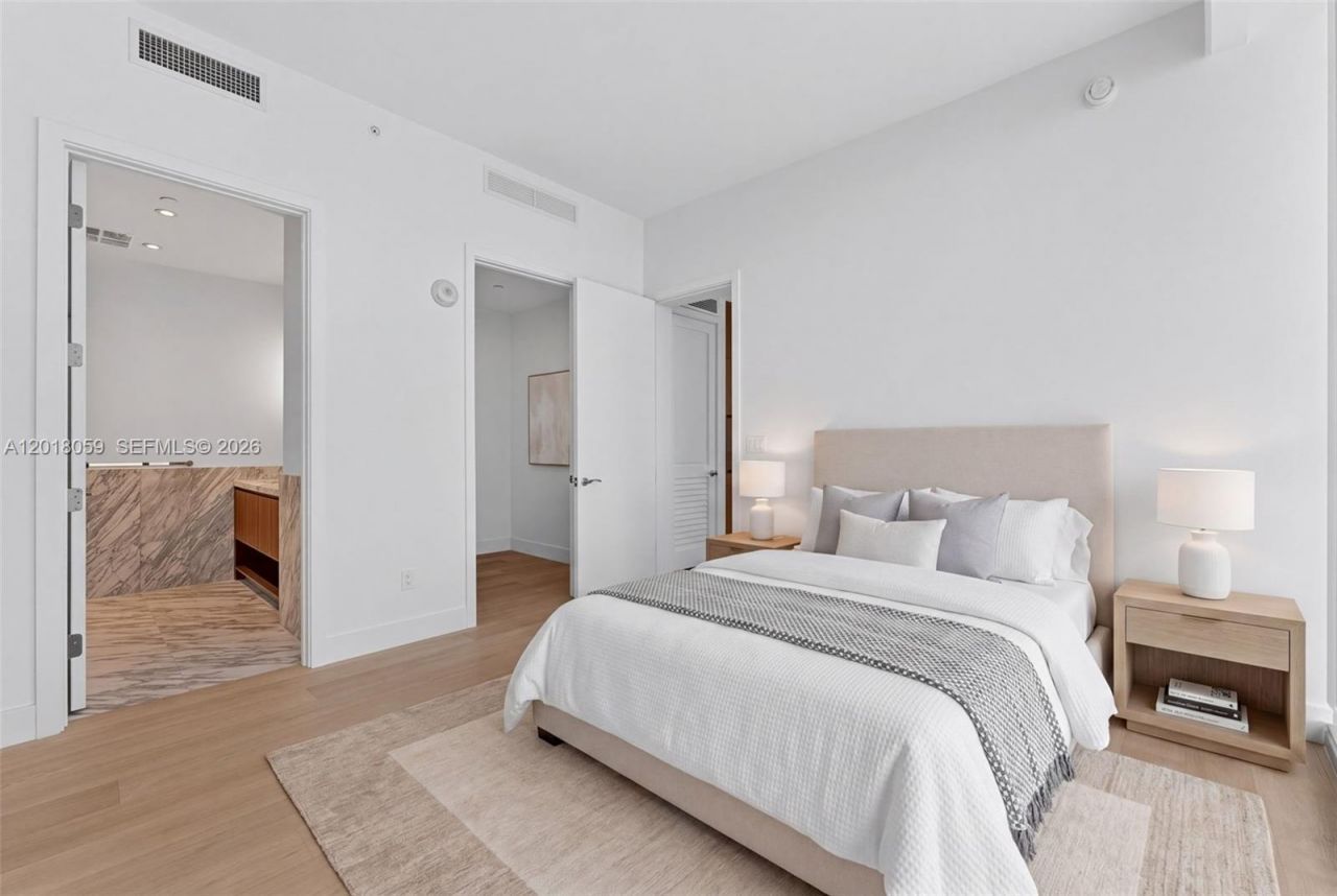 175 SE 25th Rd , Unit 1004, Miami, FL 33129 Photo