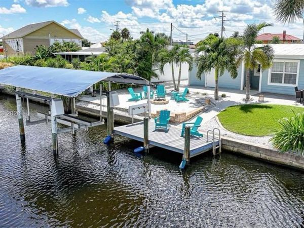 21812 Edgewater Dr , Port Charlotte, FL 33952
