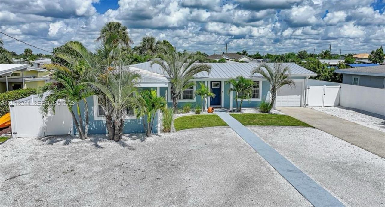 21812 Edgewater Dr , Port Charlotte, FL 33952 Photo