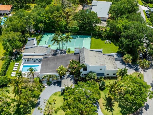 9715 SW 89th Ct , Miami, FL 33176