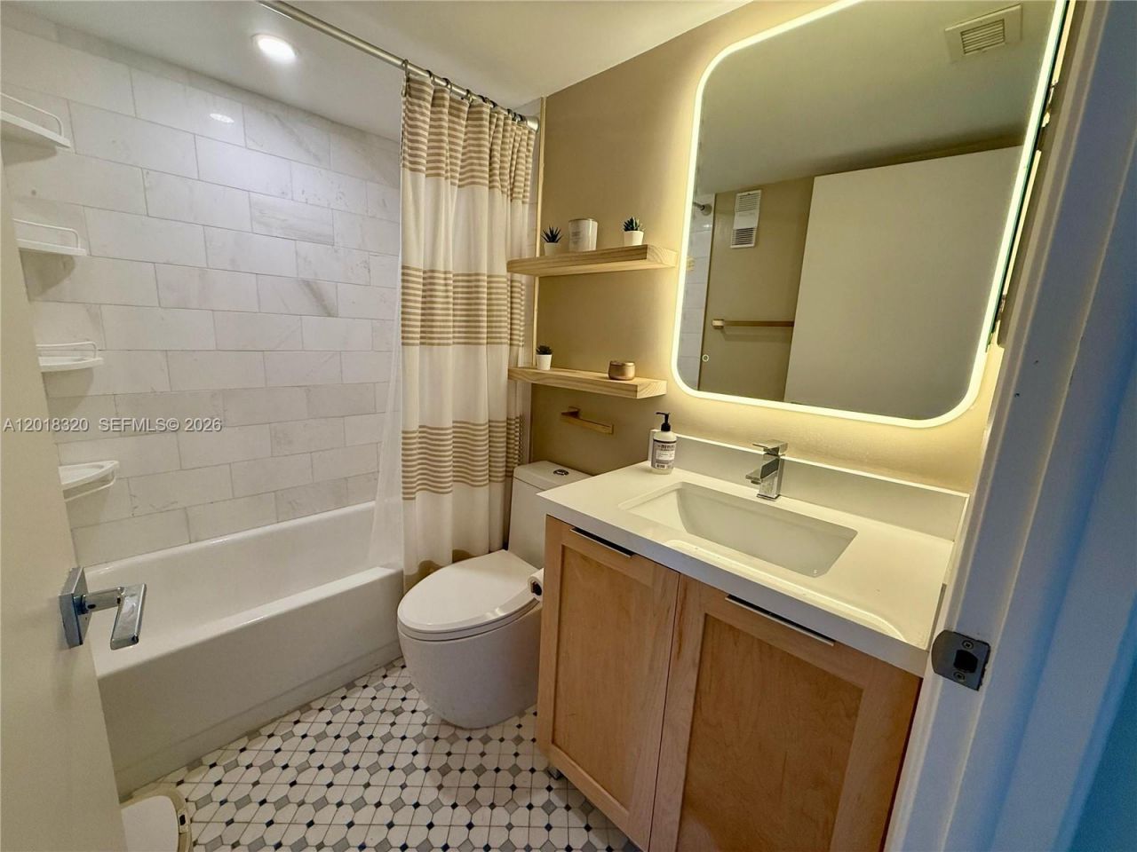 770 Claughton Island Dr, Unit 1805, Miami, FL 33131 Photo