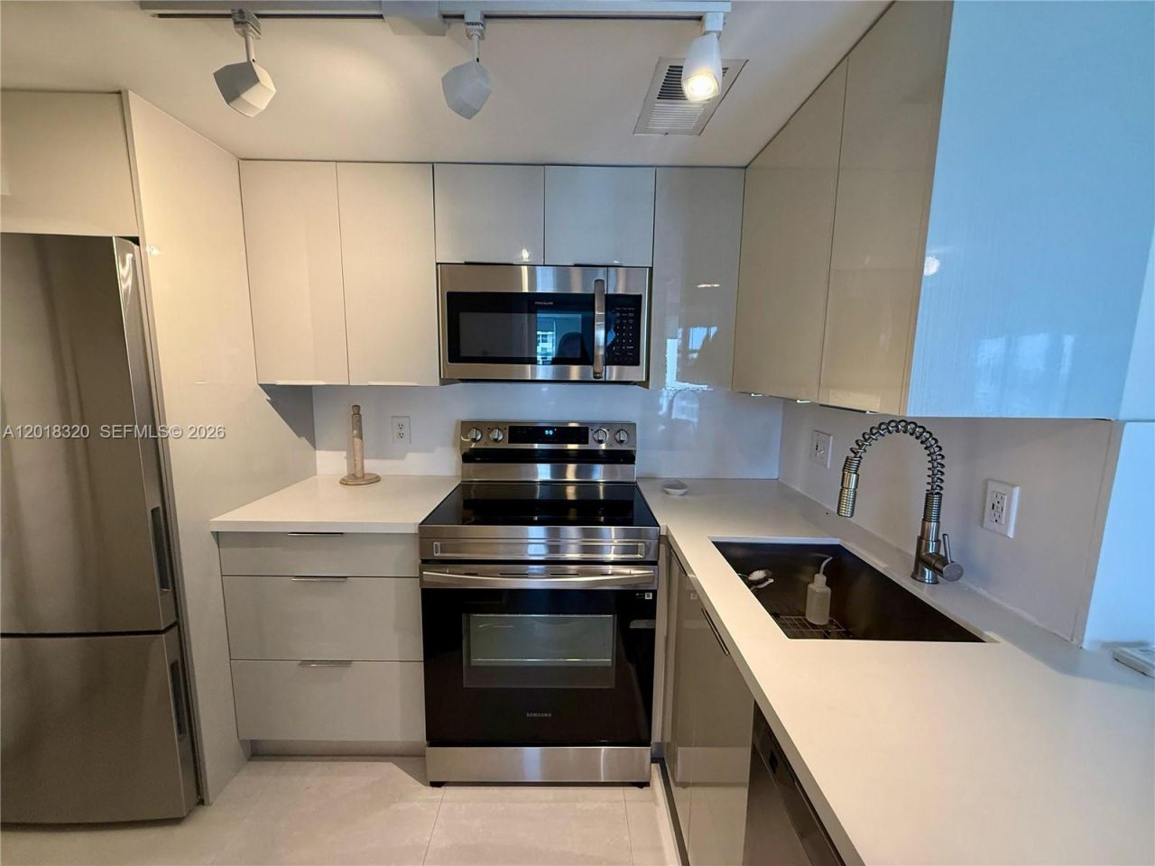 770 Claughton Island Dr, Unit 1805, Miami, FL 33131 Photo