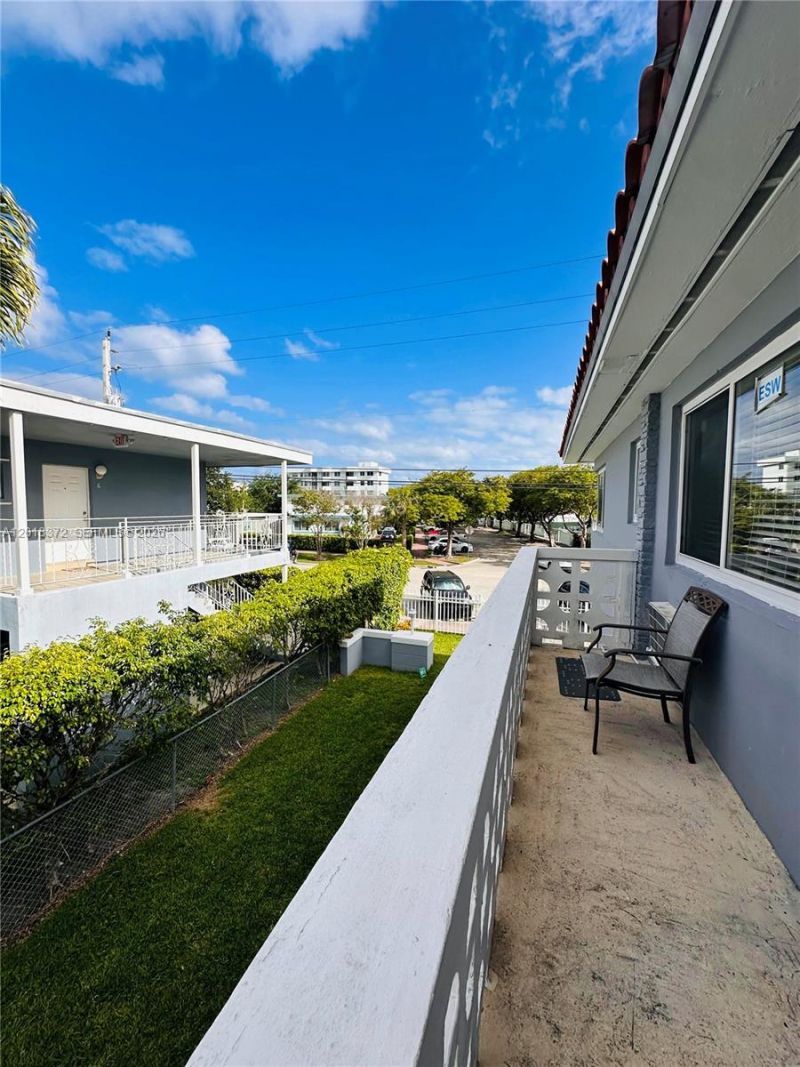 2045 Calais Dr , Unit 3, Miami Beach, FL 33141 Photo
