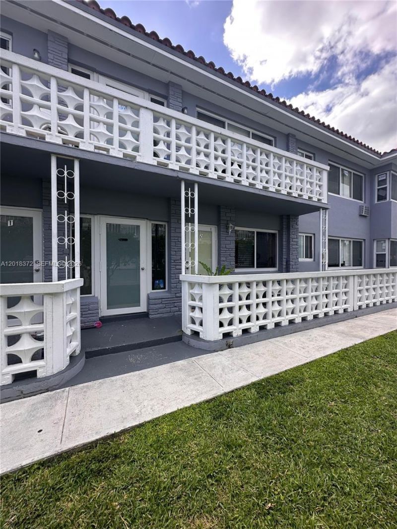 2045 Calais Dr , Unit 3, Miami Beach, FL 33141 Photo