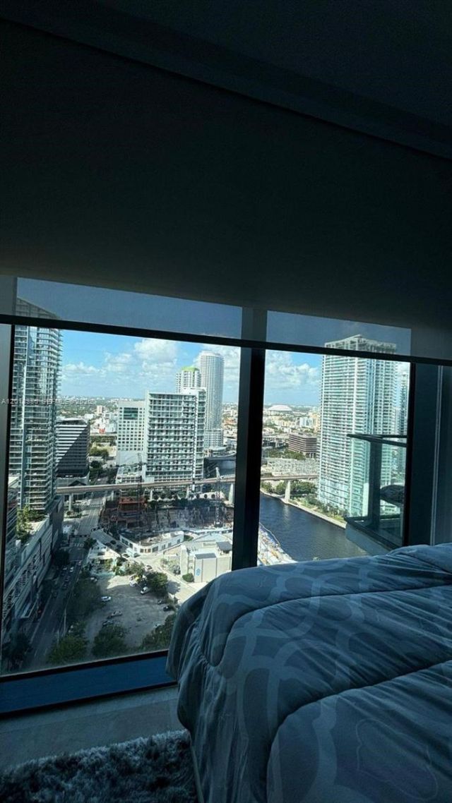 68 SE 6, Unit 2504, Miami, FL 33131 Photo