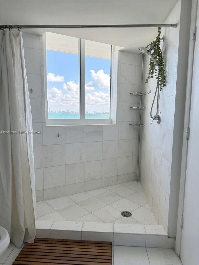 665 NE 25th St, Unit 1404, Miami, FL 33137 Photo