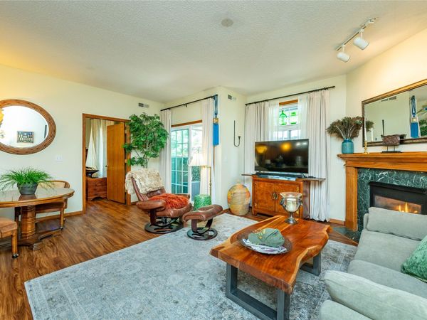 2409 Patricia Drive, Urbandale, IA 50322