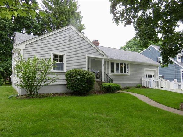 10 Samoset Lane, Waltham, MA 02451