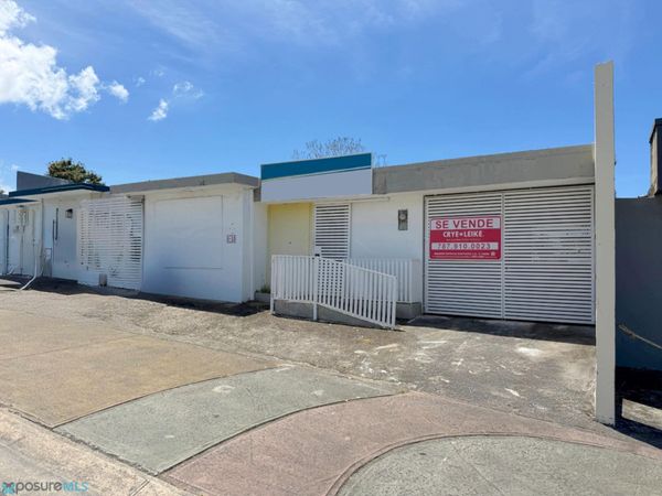 D-15 AVE. BETANCES, Bayamón, PR 00957