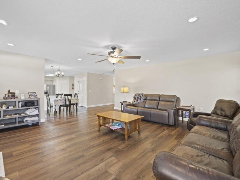 712 Scioto Meadows Boulevard, Grove City, OH 43123 Photo 16