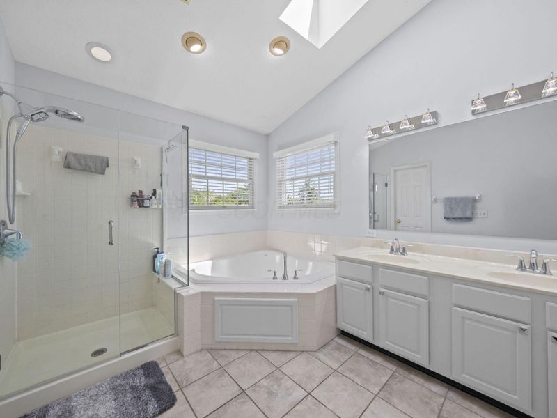 712 Scioto Meadows Boulevard, Grove City, OH 43123 Photo 22