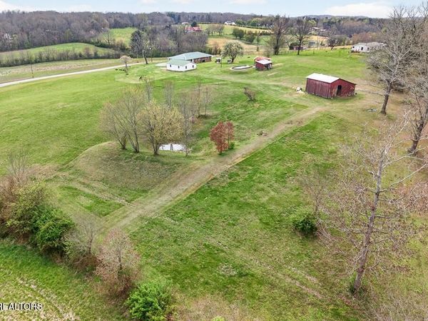 28599 Tennessee 30 , Pikeville, TN 37367