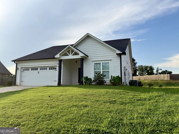 308 N Point Circle, Hartwell, GA 30643