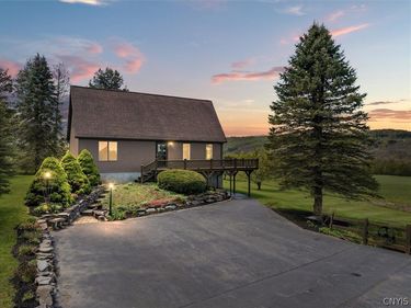 1493 Falls Road, Chittenango, NY 13037