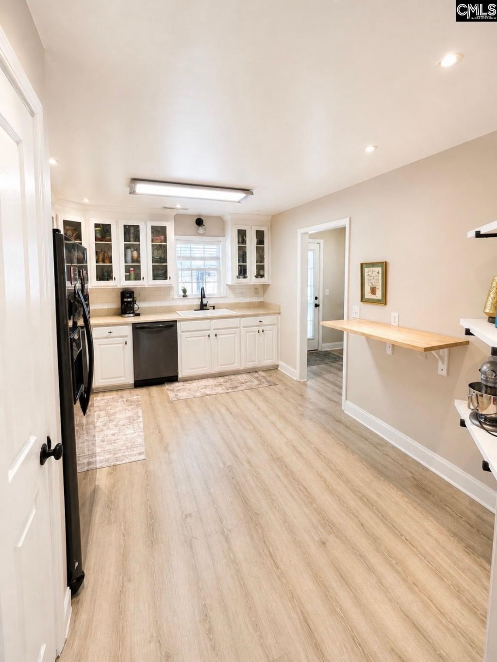 3150 Oleander Drive  Photo 8