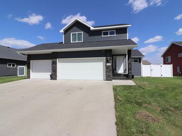 4312 10th Street S, Moorhead, MN 56560