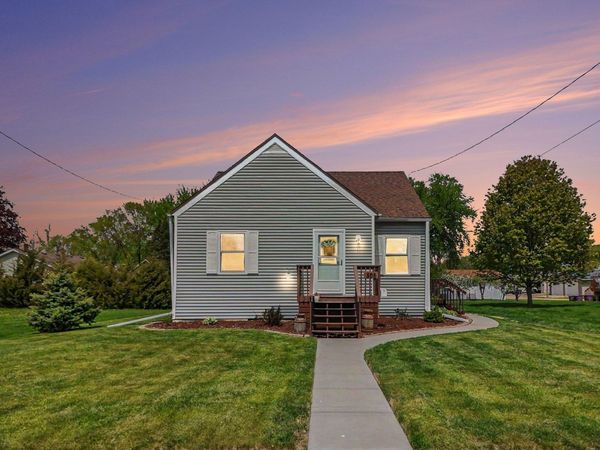 305 Oak Avenue SE, Montgomery, MN 56069