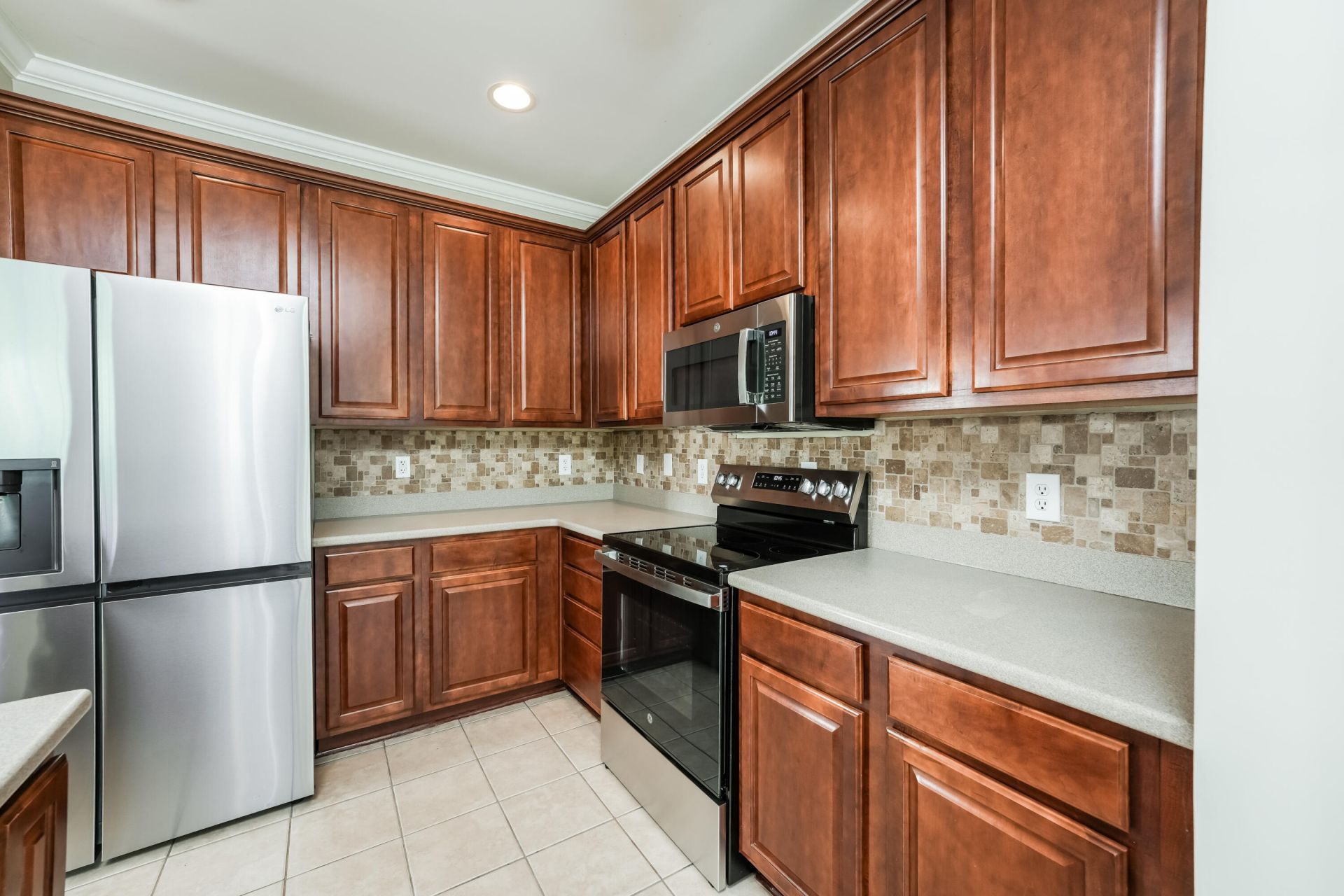 231 Xavier Street Photo 10