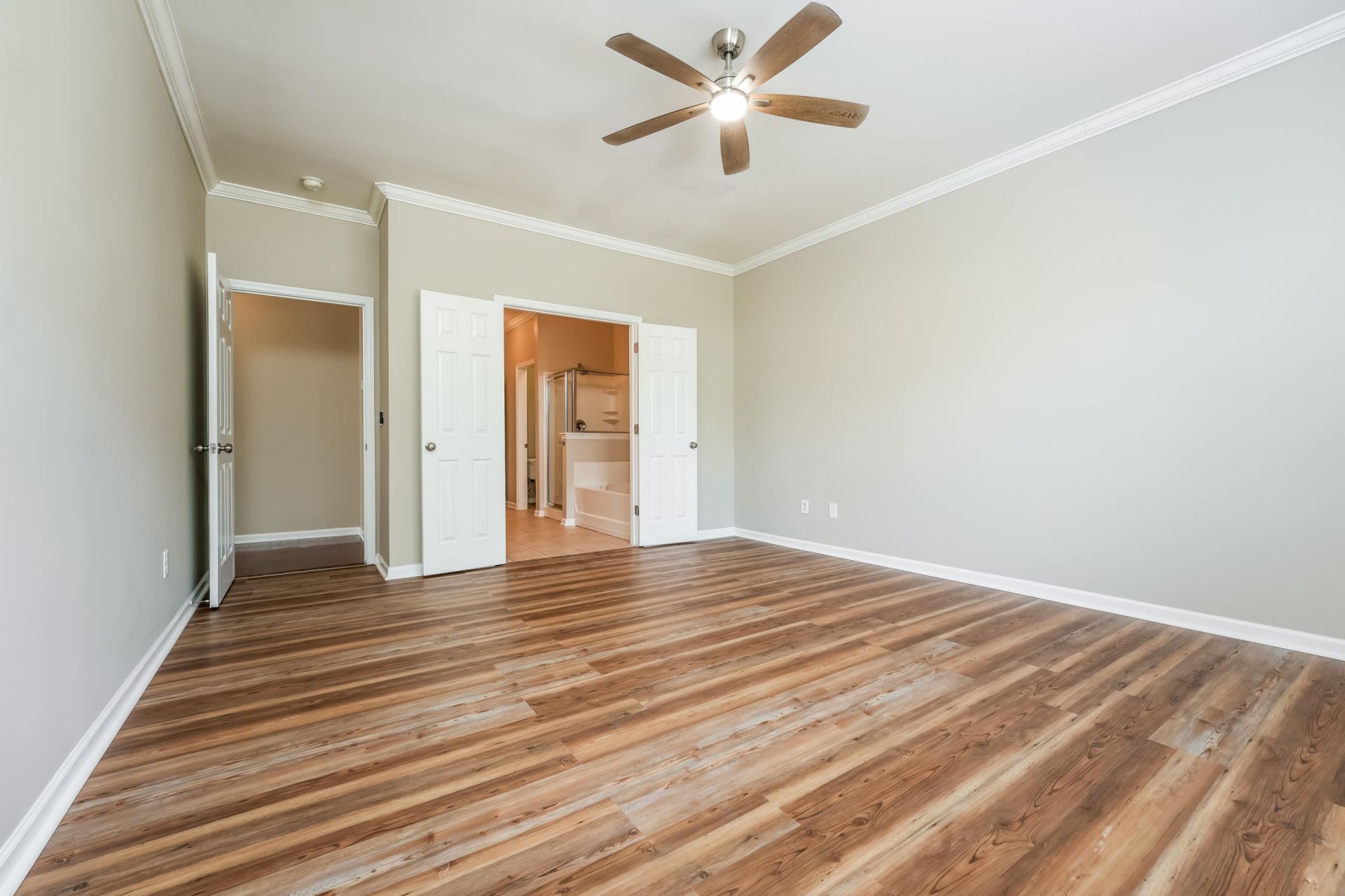 231 Xavier Street Photo 12