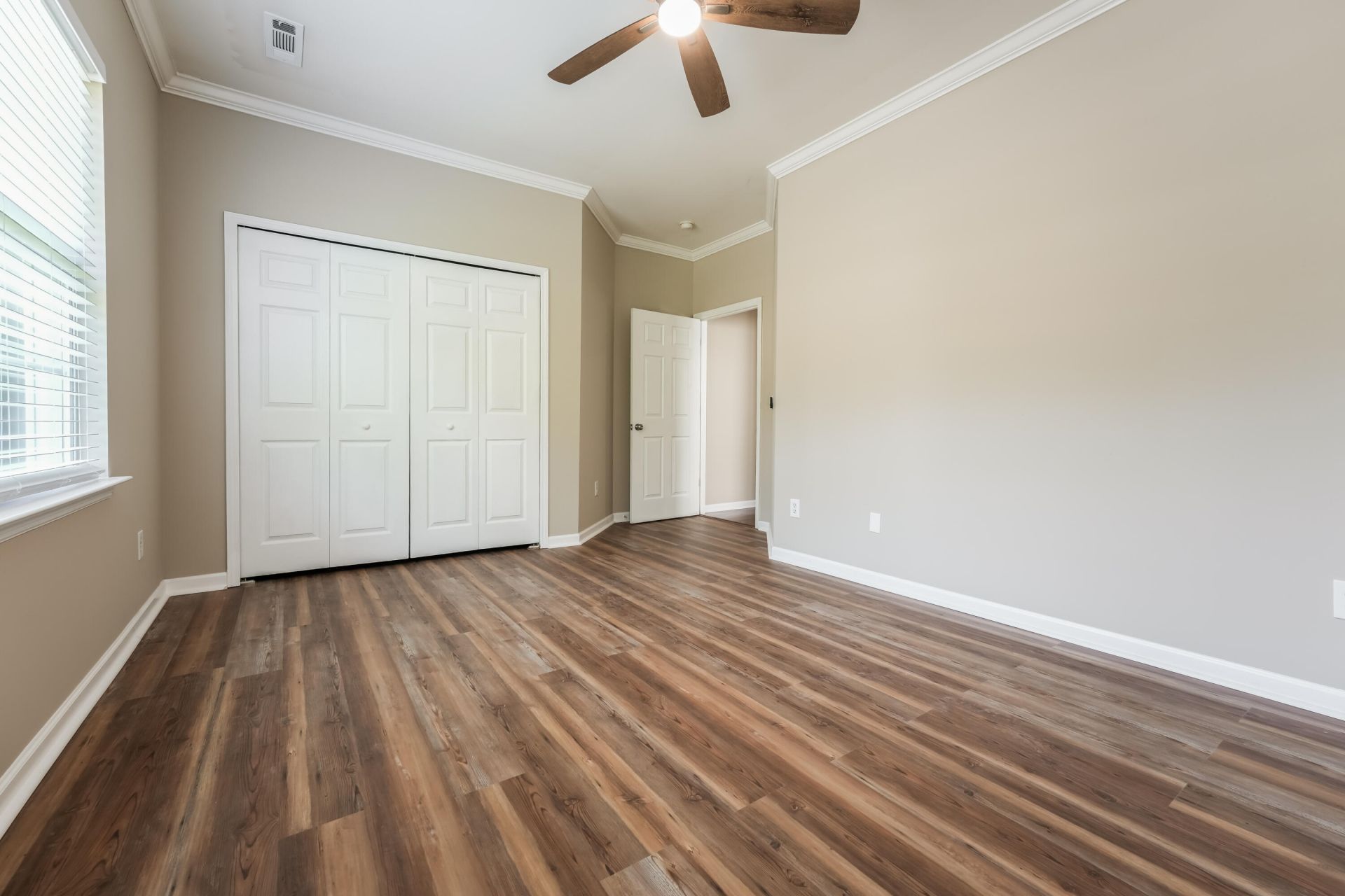 231 Xavier Street Photo 13