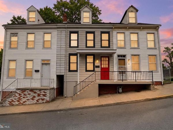 38 W 8TH AVENUE, YORK, PA 17404