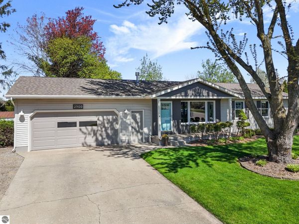 2900 Victoria Drive, Traverse City, MI 49684