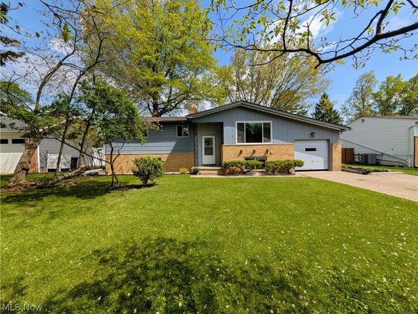 16116 Lanier Avenue , Strongsville, OH 44136