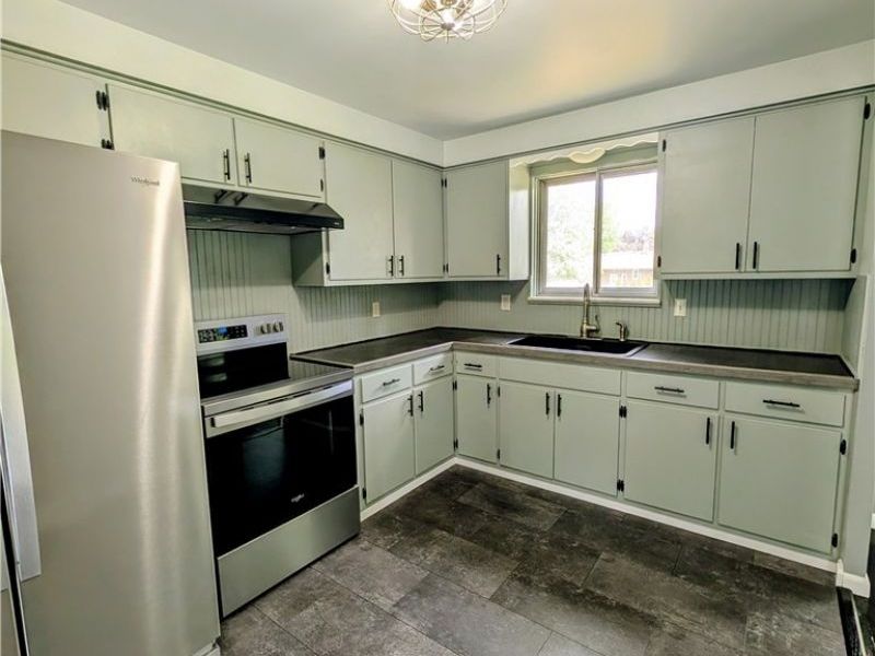 16116 Lanier Avenue, Strongsville, OH 44136 Photo 9