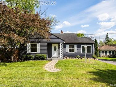 55901 Pontiac Trail Court, Lyon Twp, MI 48165