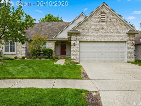 1945 Avalon Drive, Sterling Heights, MI 48310