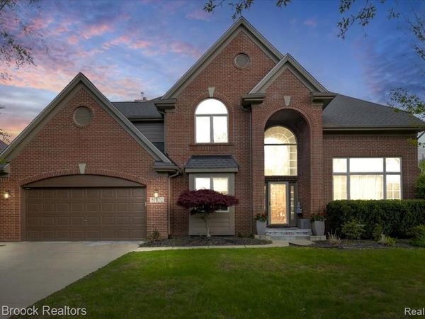 31102 Bancroft Drive, Novi, MI 48377