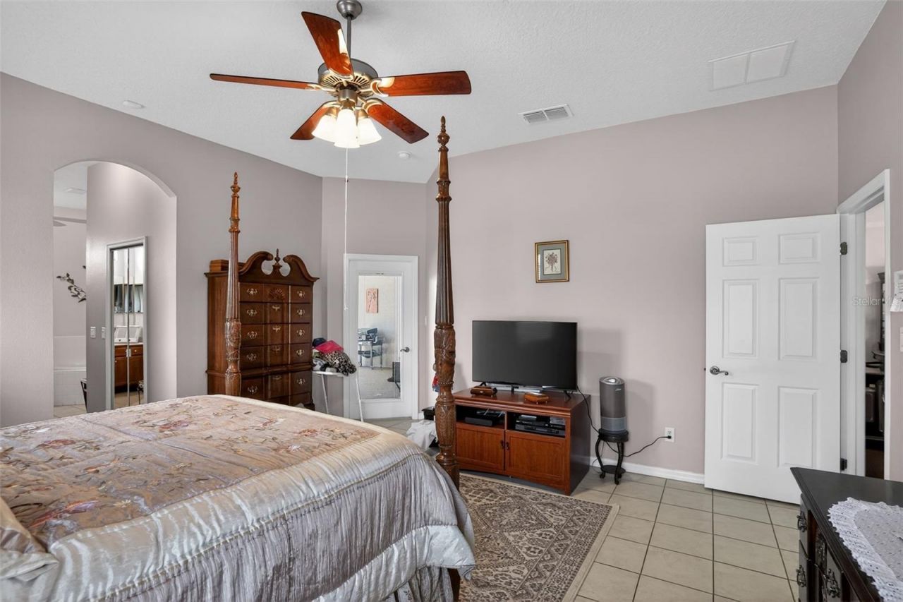 24001 Robinwood Street , Leesburg, FL 34748 Photo