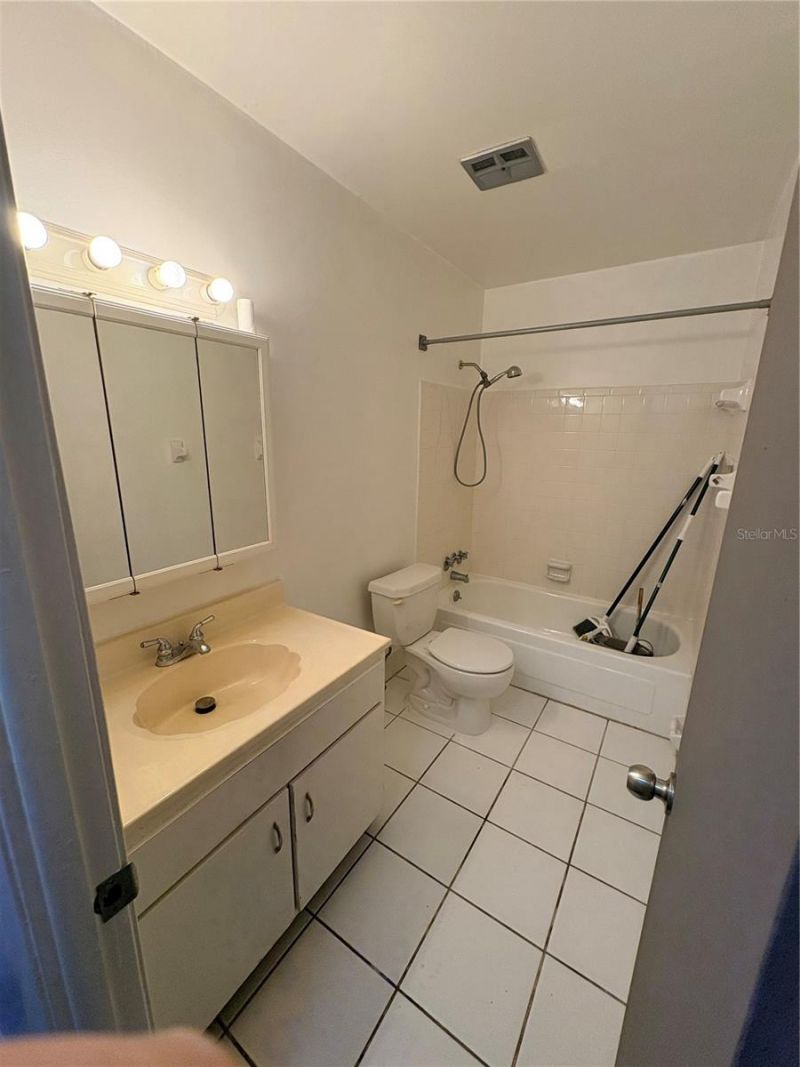 1131 84th Avenue N, Unit D, Saint Petersburg, FL 33702 Photo