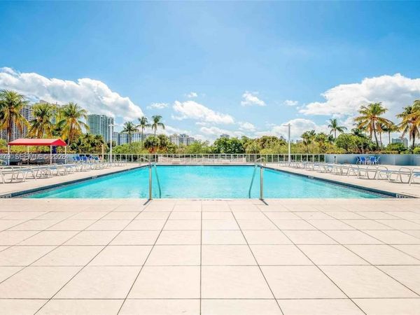 3675 N Country Club Dr , Unit 1906, Aventura, FL 33180