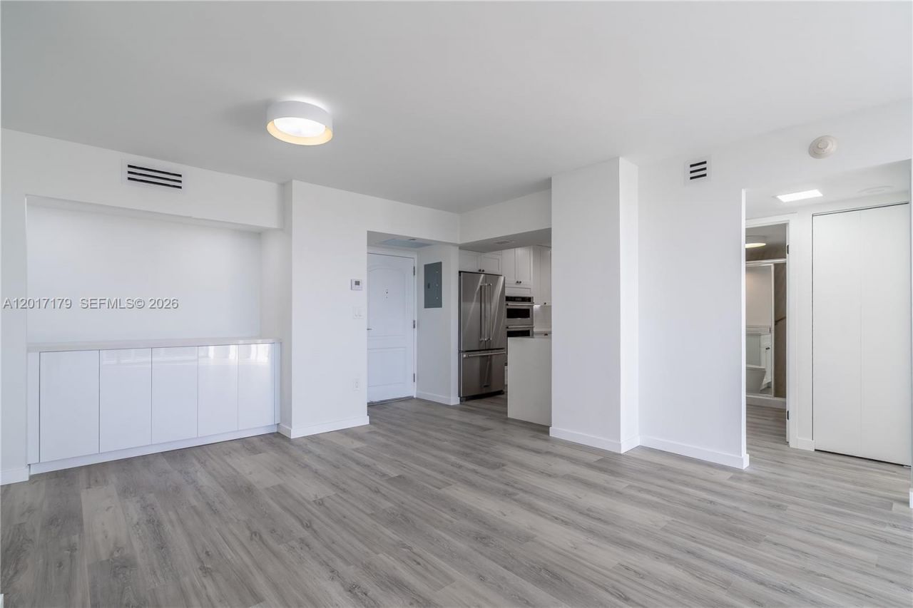 3675 N Country Club Dr , Unit 1906, Aventura, FL 33180 Photo