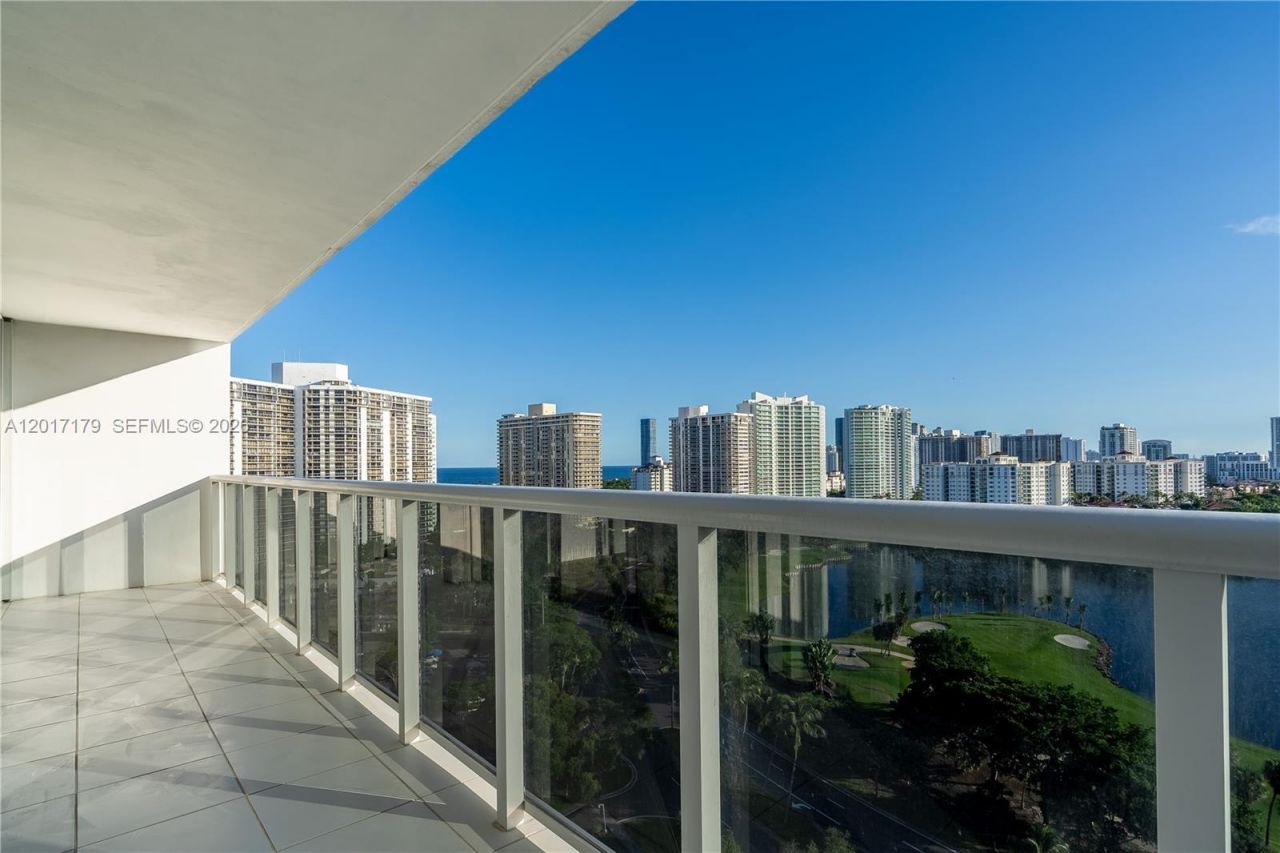 3675 N Country Club Dr , Unit 1906, Aventura, FL 33180 Photo