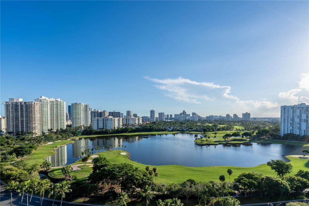 3675 N Country Club Dr , Unit 1906, Aventura, FL 33180 Photo